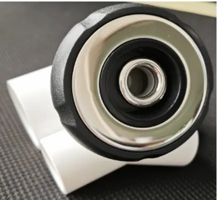 [VP-02-SS] Duza de apă neagră cu garnitură din silicon, formă V, diametru 68 mm; capac 32×20 mm din oțel inoxidabil 304 + bilă ABS cromată